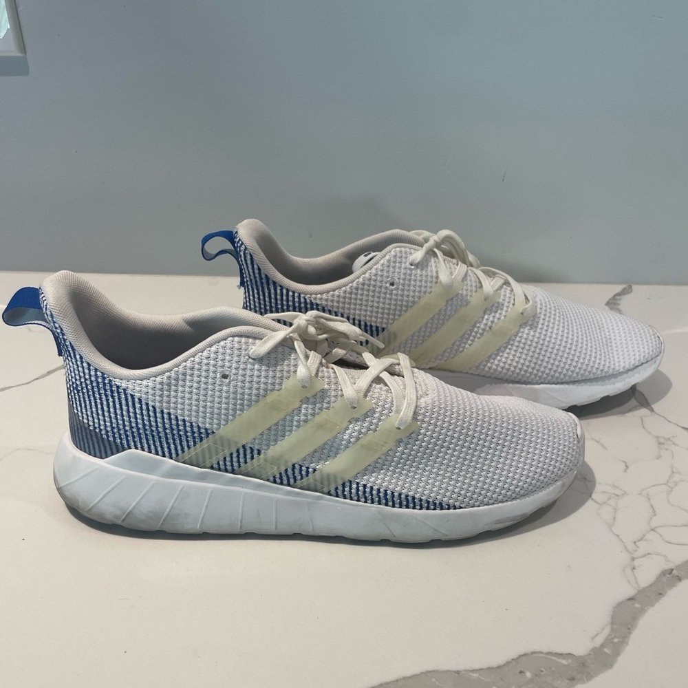 Adidas Questar Flow Running
Shoe FW5109 White/White/Royal Blue Mens Size 11